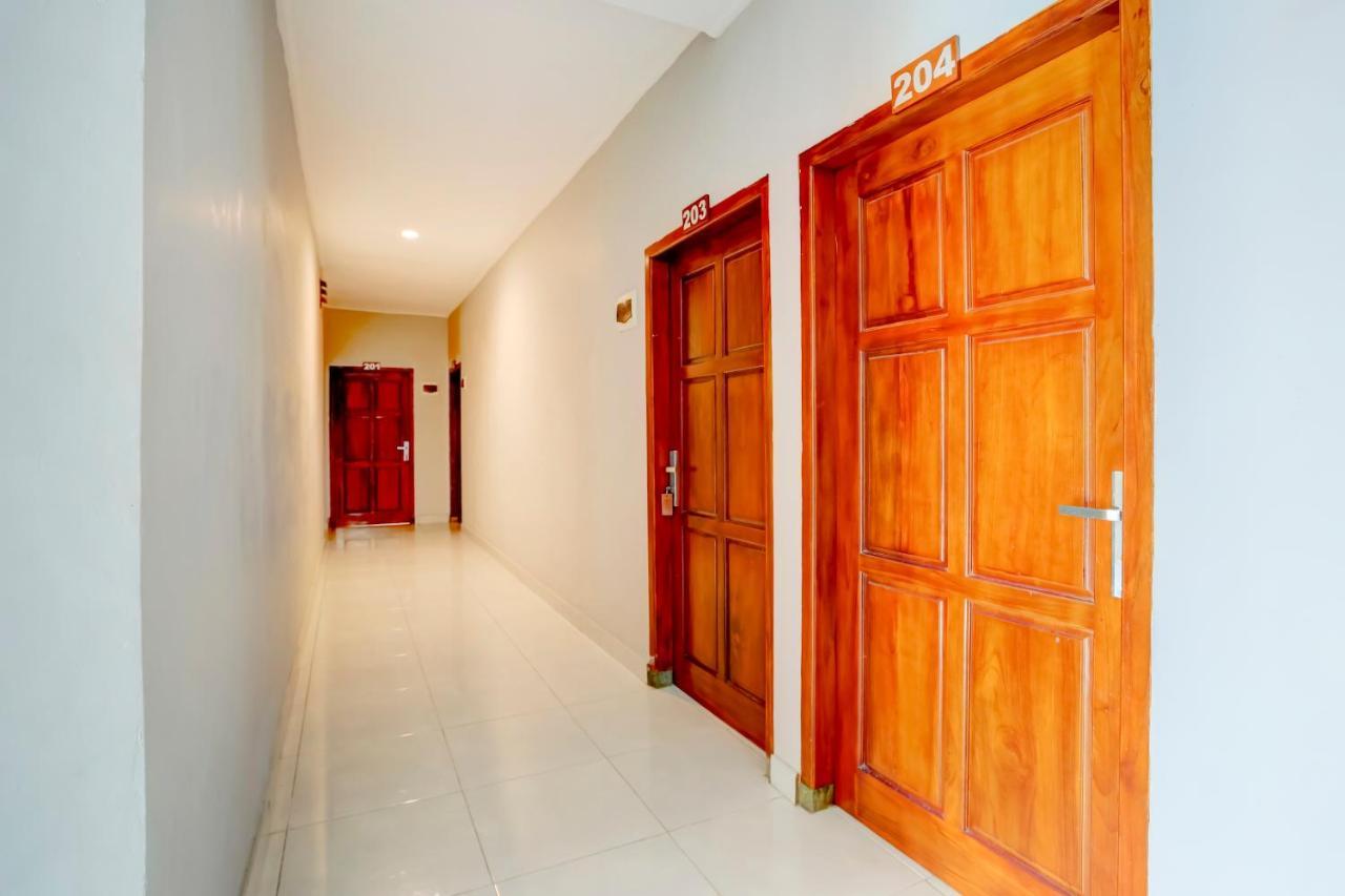 Oyo 90089 Hotel Satria Syariah Denpasar Esterno foto