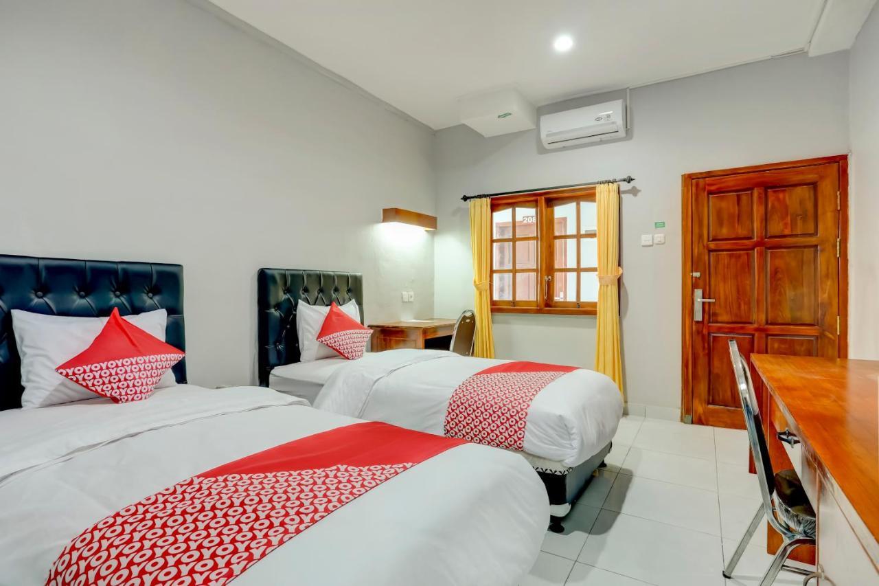 Oyo 90089 Hotel Satria Syariah Denpasar Esterno foto
