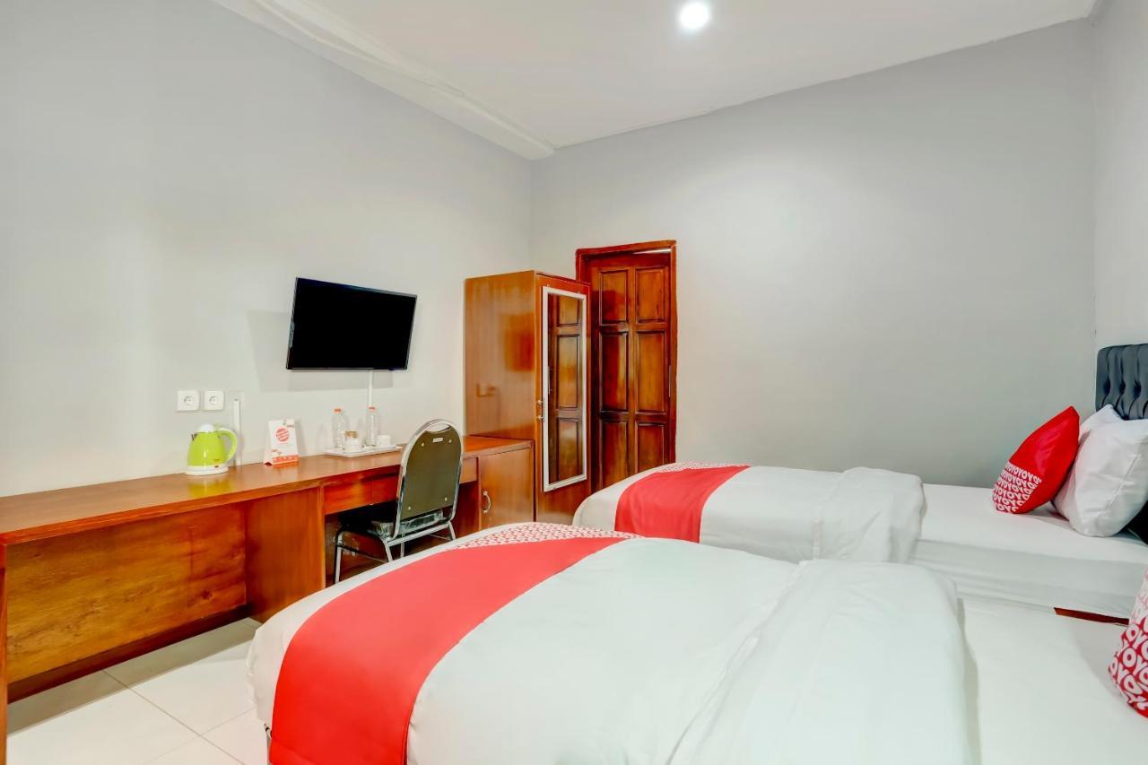 Oyo 90089 Hotel Satria Syariah Denpasar Esterno foto